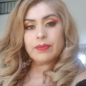 Meet your Posher, Caroline